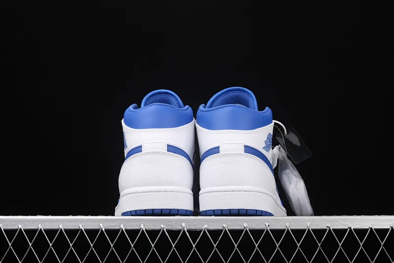 All categories Air Jordan Jordan series basketball shoes Air Jordan 1 Mid Air Jordan Mid AJ1 Joe 1 white and blue Little Lightning Zhongbang series basketball shoes 554724-114